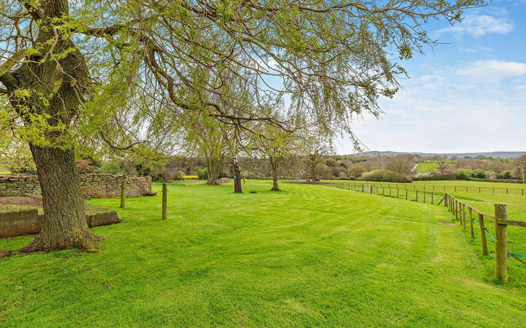 Gardens &amp; Paddocks