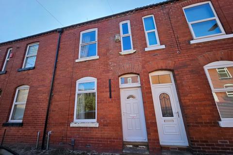 2 bedroom terraced house to rent, Stephen Street, Urmston, M41