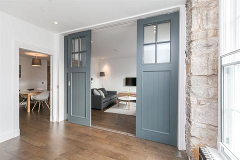 2 bedroom flat to rent, Castle Street, Edinburgh, EH2