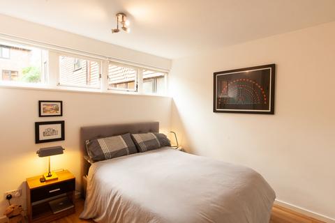1 bedroom apartment to rent, Mallard Place, Twickenham