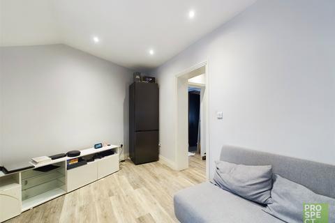 2 bedroom apartment to rent, Queen Street, Maidenhead, Berkshire, SL6