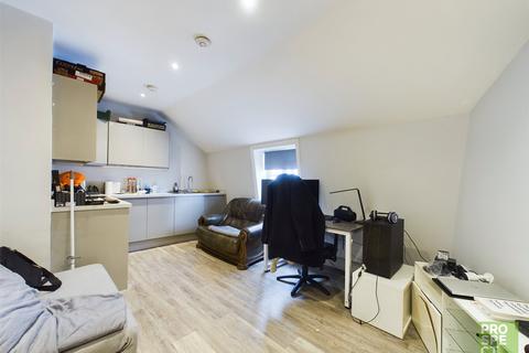 2 bedroom apartment to rent, Queen Street, Maidenhead, Berkshire, SL6