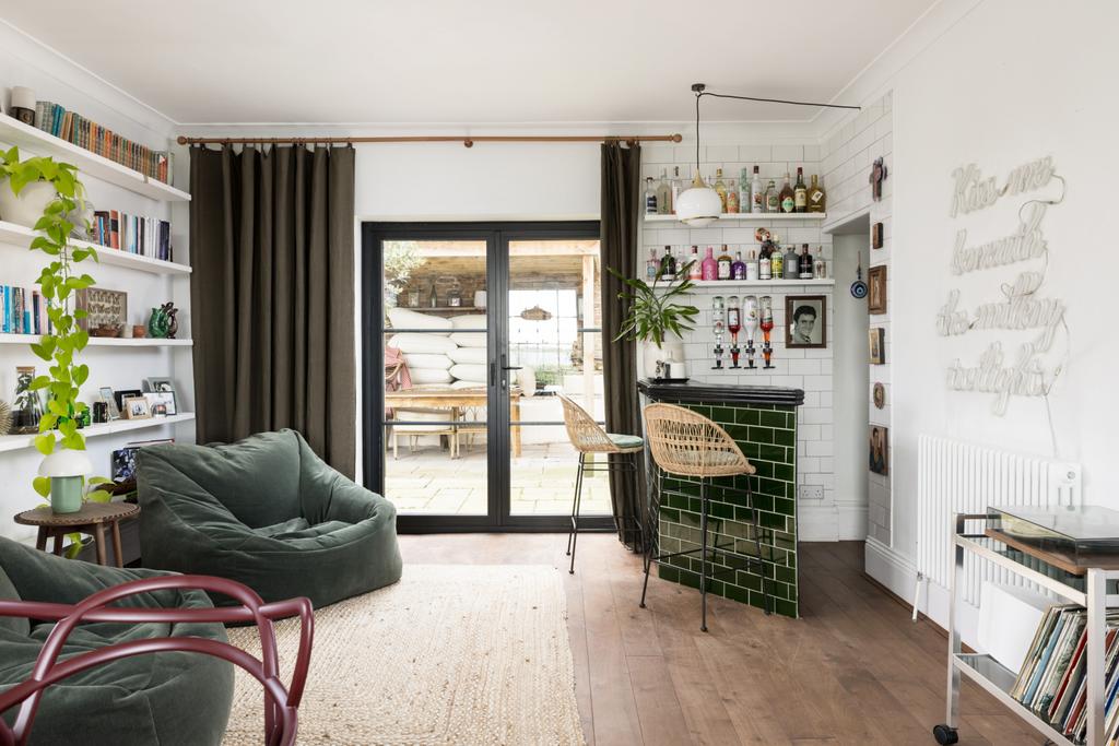 Dining Room/Bar