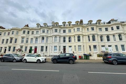 1 bedroom flat for sale, Flat 4, 43 South Terrace, Littlehampton, West Sussex, BN17 5NU