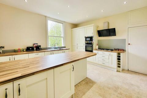 2 bedroom flat for sale, Heald Road, Bowdon, Altrincham, Greater Manchester, WA14