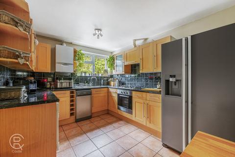 3 bedroom townhouse for sale, Tennyson Road, London, W7