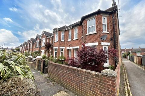 3 bedroom end of terrace house for sale, St Johns Road, Heckford Park, Poole, BH15