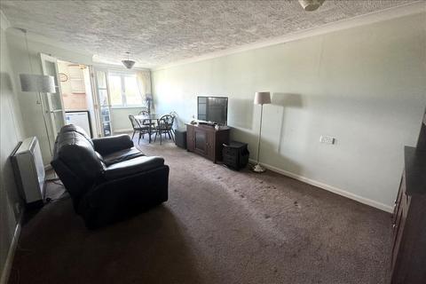 1 bedroom flat for sale, Felbridge Court, Feltham, Middlesex, TW13