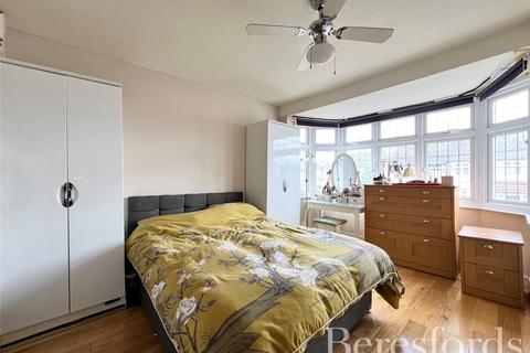 102 Cecil Avenue, Hornchurch, RM11 2NB
