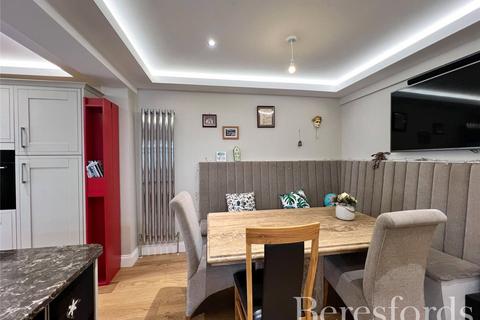 102 Cecil Avenue, Hornchurch, RM11 2NB