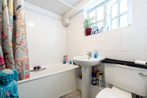 14 Bedford Row, Worthing, BN11 3DR
