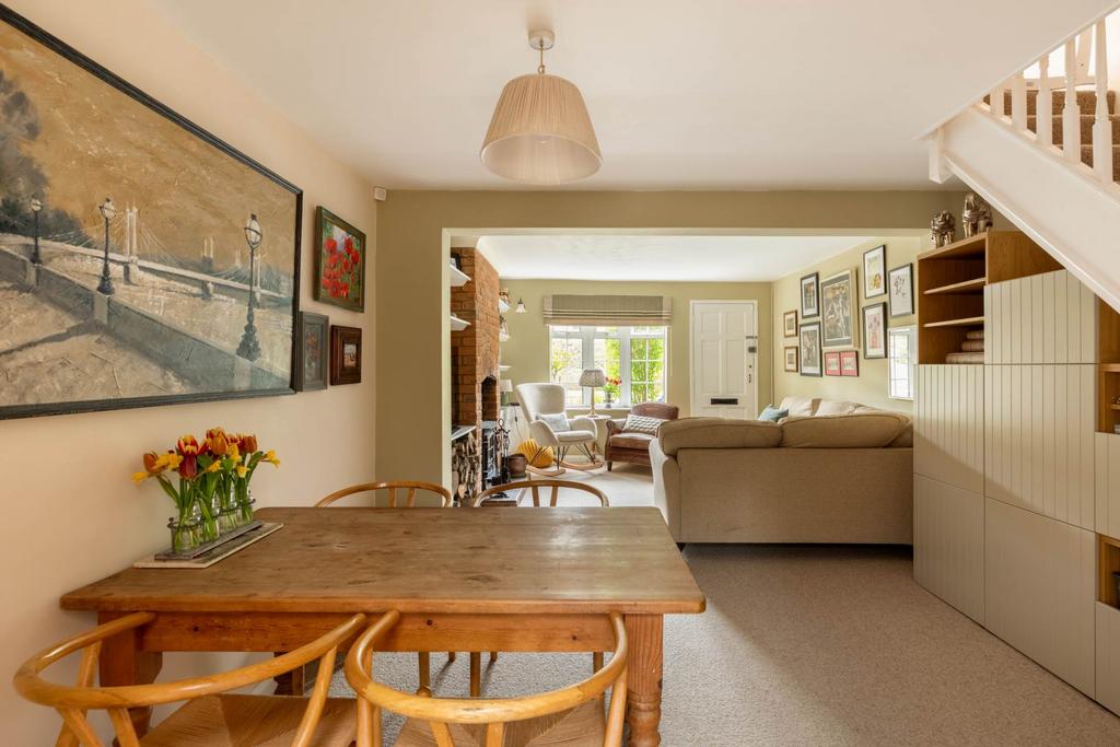 Gossoms End, Berkhamsted 2 bed terraced house £525,000