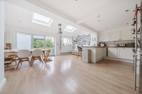 4 bedroom end of terrace house for sale, Middle Barton,  Oxfordshire,  OX7