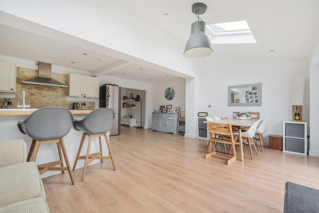 Kitchen/Dining Area