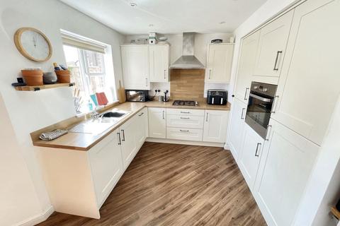 3 bedroom semi-detached house for sale, Lynwood Way, Cleadon Vale, South Shields, Tyne and Wear, NE34 8DB