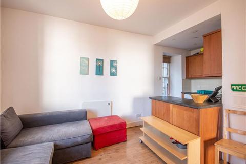 2 bedroom flat to rent, 112P – Nicolson Street, Edinburgh, EH8 9DT