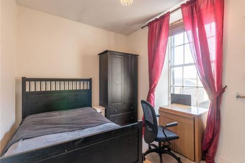 2 bedroom flat to rent, 112P – Nicolson Street, Edinburgh, EH8 9DT