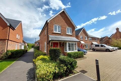 3 bedroom detached house for sale, Treachers Close, Pitstone LU7