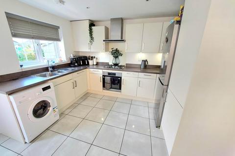 3 bedroom detached house for sale, Treachers Close, Pitstone LU7