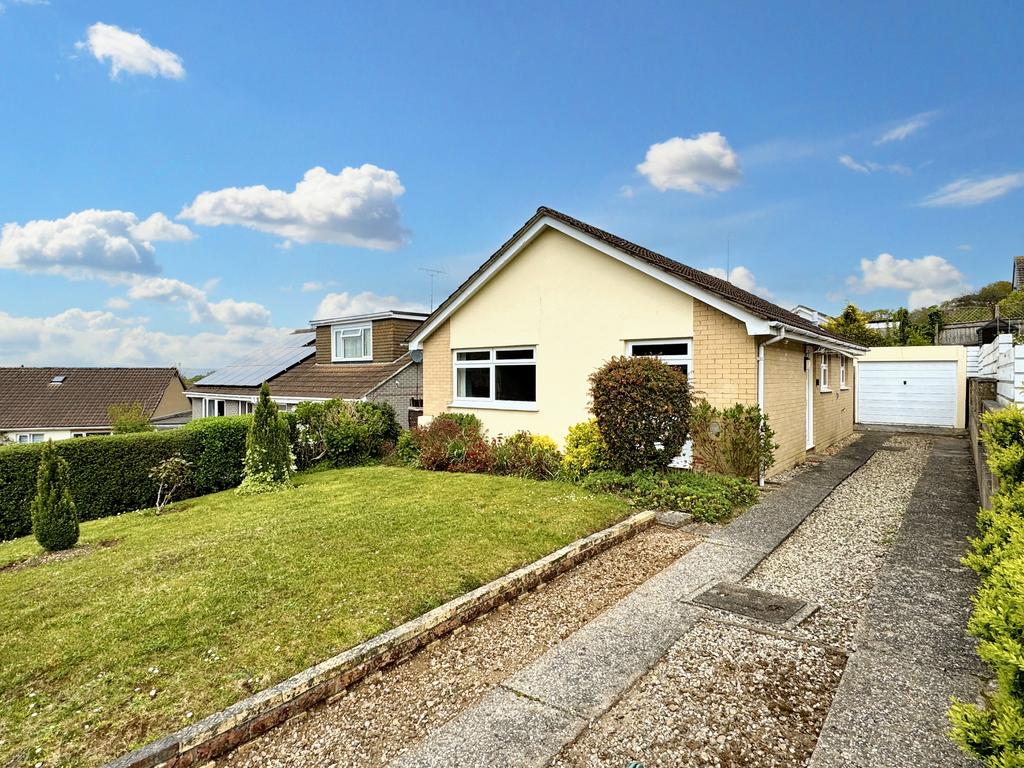 Heath Park, Milber, Newton Abbot 2 bed detached bungalow for sale £