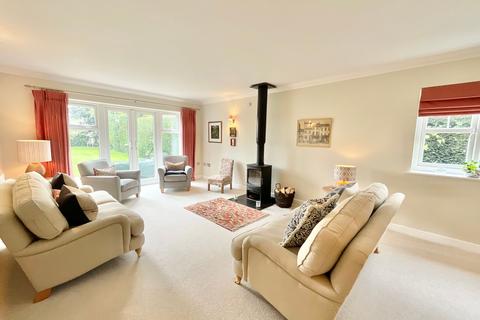 4 bedroom detached house for sale, Matthews Way, Audlem, CW3