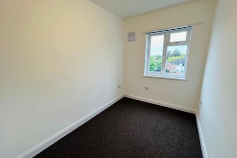 4 bedroom flat to rent, Ruislip Road, Greenford, UB6