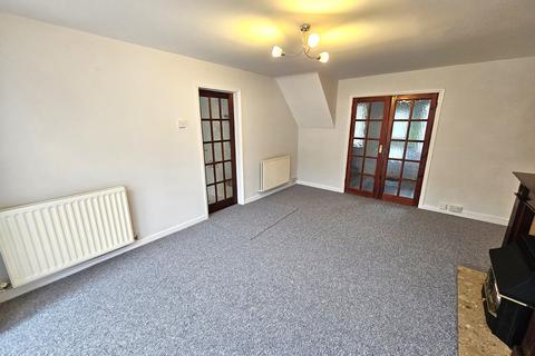3 bedroom semi-detached house to rent, Beacon Road, Great Barr, Birmingham, West Midlands, B43
