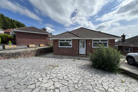 2 bedroom bungalow for sale, Hafod Cwnin, Tanerdy, Carmarthen