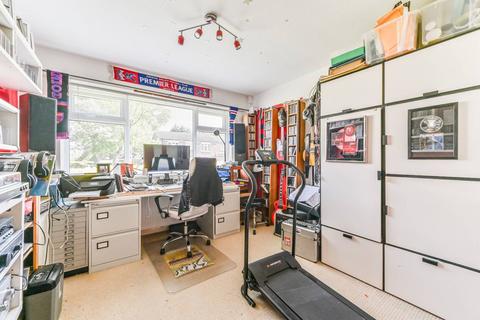 2 Binfield Road, South Croydon, CR2 7HP