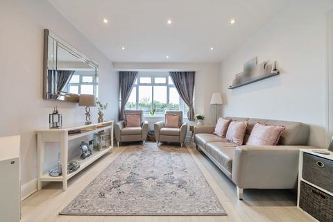 3 bedroom semi-detached house for sale, Lakeside Close, Sidcup