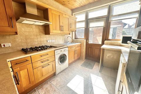 3 bedroom semi-detached house for sale, Beach Road, Fleetwood FY7