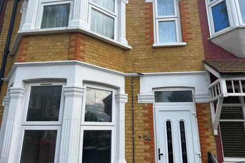2 bedroom terraced house to rent, Colchester Road, London E10