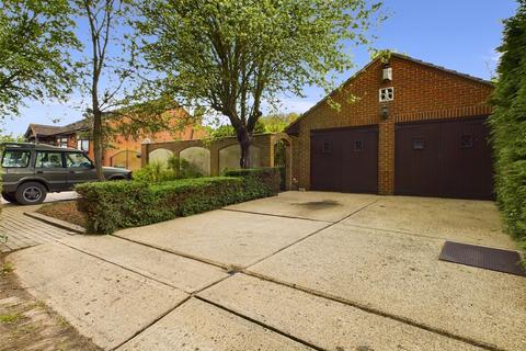 3 bedroom bungalow for sale, Old Hill Avenue, Langdon Hills, Essex, SS16