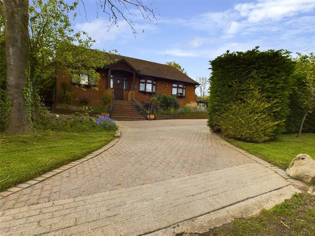 Old Hill Avenue, Langdon Hills... 3 bed bungalow for sale £975,000