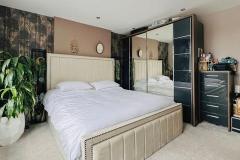 2 bedroom flat for sale, Holdenhurst Avenue, Bournemouth BH7