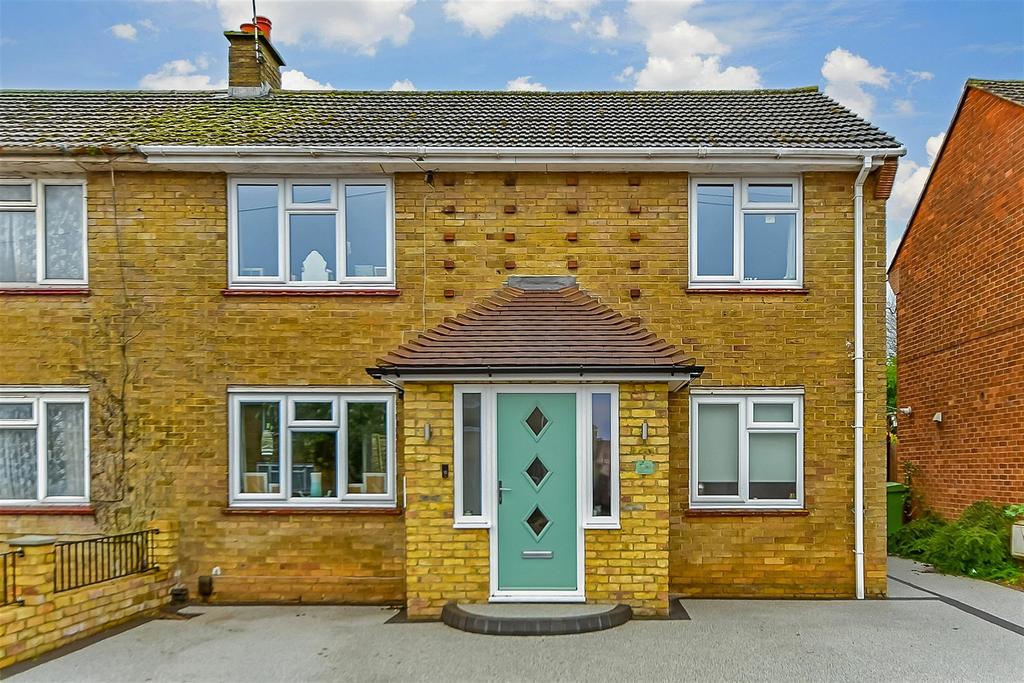 Chilton Avenue, Sittingbourne, Kent 3 bed semidetached house £319,950