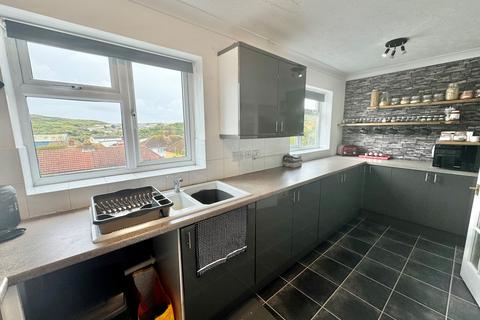 3 bedroom semi-detached house for sale, Badgers Close, Newhaven