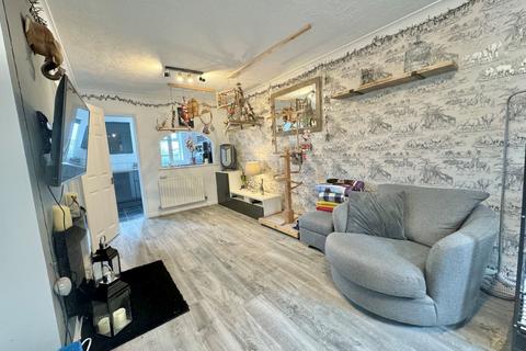 17 Badgers Close, Newhaven, BN9 9DE