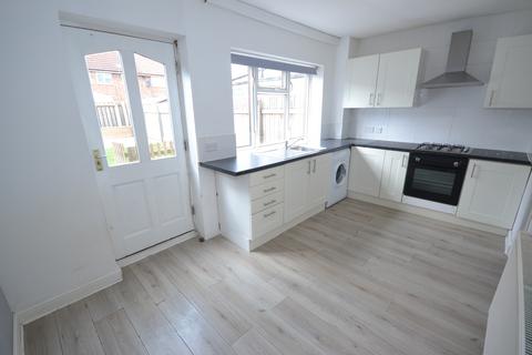3 bedroom terraced house to rent, Brent Avenue, Hull HU8