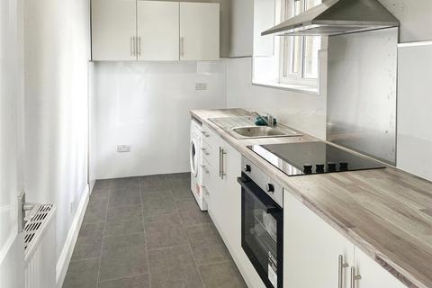 3 bedroom apartment to rent, Fitzwilliam Street, Huddersfield, HD1