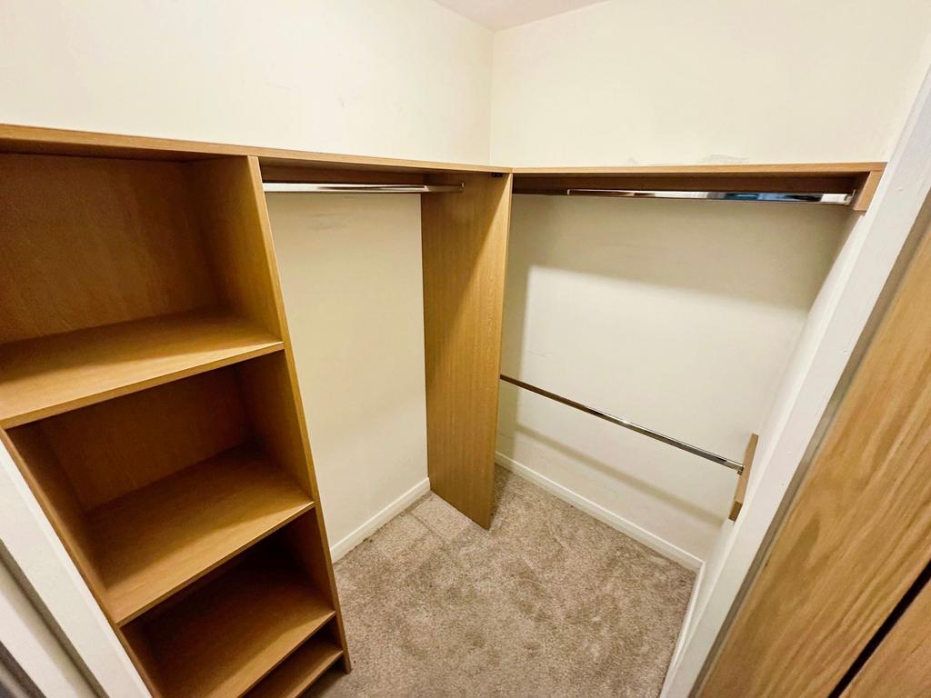 Walk-in Wardrobe