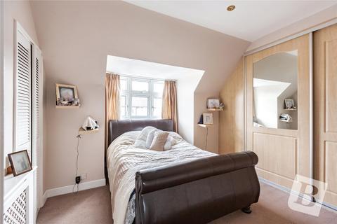 25 Nutbrowne Road, Dagenham, RM9 6BQ