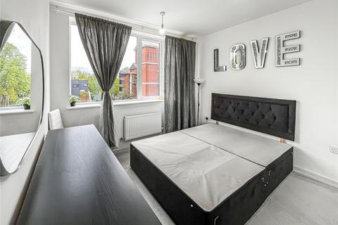 2 bedroom apartment to rent, High Street, Feltham, TW13