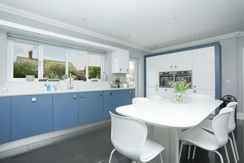 17 Churchfields, Broadstairs, CT10 3BL