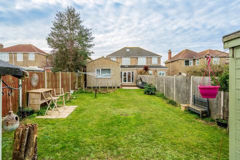 3 bedroom semi-detached house for sale, Grand Avenue, Pakefield, NR33