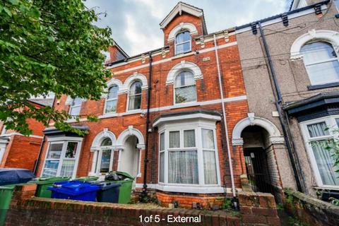1 bedroom property for sale, Grimsby Road, Cleethorpes, Lincolnshire, DN35 7AB