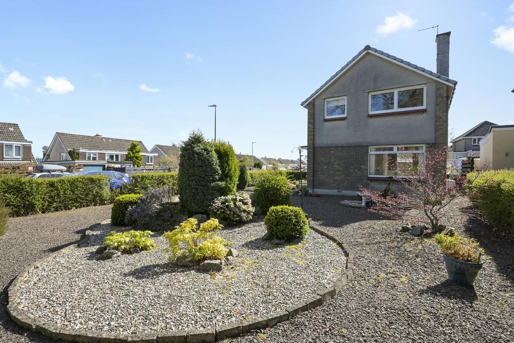 48 Clerk Road, Penicuik, EH26 9EZ 3 bed detached house £260,000