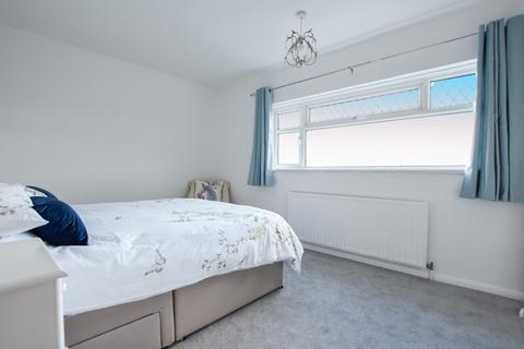 16 Marks Square, Northfleet, Gravesend, DA11 7HU