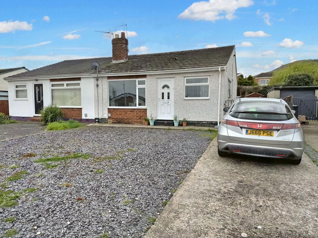 St. Davids Road, Abergele, LL22 7TR 2 bed semidetached bungalow for