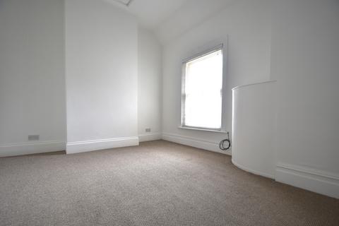 1 bedroom flat to rent, Station Avenue, Sandown PO36